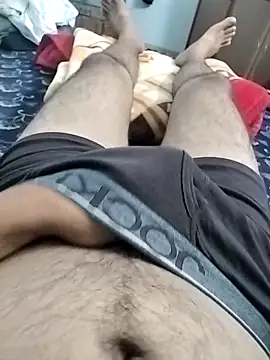 Snapshot of luckylads0037 chatting on February 28, 2025, 5:48 pm luckylads0037 online show from February 28, 2025, 5:48 pm