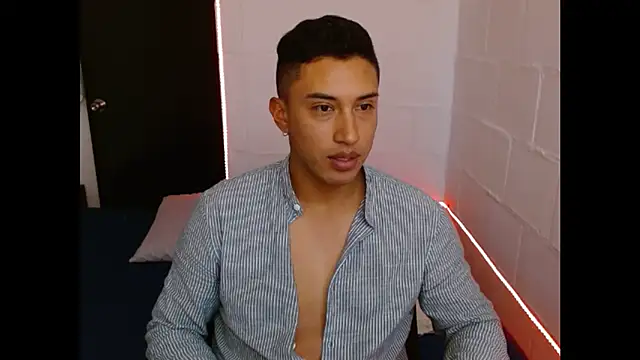 Davixx258 online show from February 3, 2025, 7:10 pm