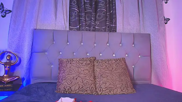 Snapshot of meggan_77 chatting on December 4, 2025, 3:27 am meggan 77 online show from December 4, 2025, 3:27 am