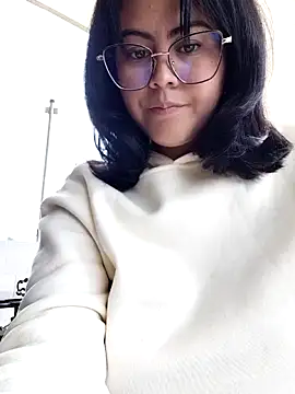 Snapshot of lara_moon25 chatting on November 4, 2025, 8:12 pm lara moon25 online show from November 4, 2025, 8:12 pm