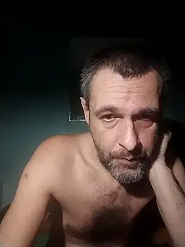 Snapshot of Andrzej-M chatting on October 25, 2025, 1:27 am Andrzej-M online show from October 25, 2025, 1:27 am