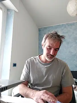 Snapshot of Marcolino183 chatting on May 18, 2026, 7:35 am Marcolino183 online show from May 18, 2026, 7:35 am