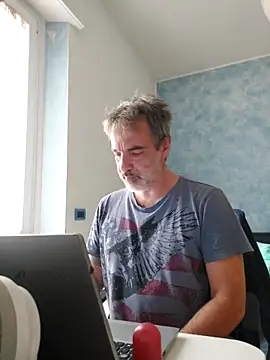 Snapshot of Marcolino183 chatting on April 28, 2026, 7:35 am Marcolino183 online show from April 28, 2026, 7:35 am