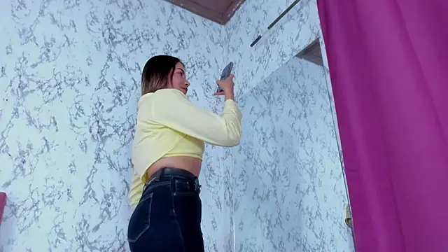 Snapshot of Mia_Malkovaa_ chatting on October 29, 2025, 4:28 pm Mia Malkovaa online show from October 29, 2025, 4:28 pm