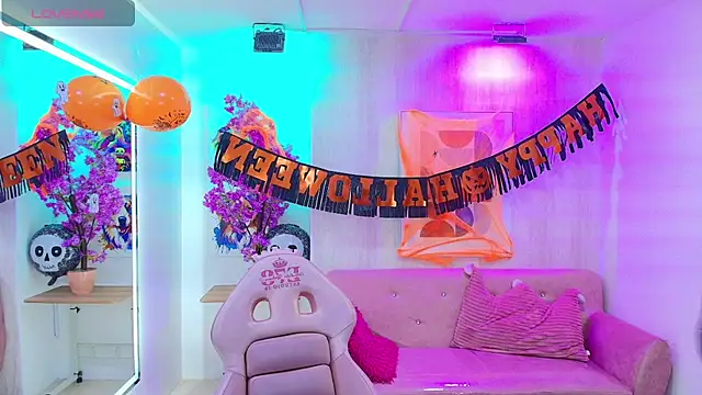 Gabby evanns online show from October 31, 2025, 11:51 am