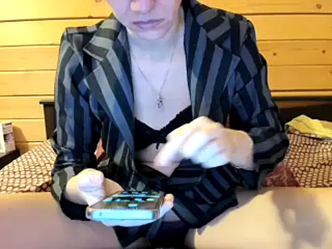 Cookiecutey online show from November 1, 2025, 7:35 am