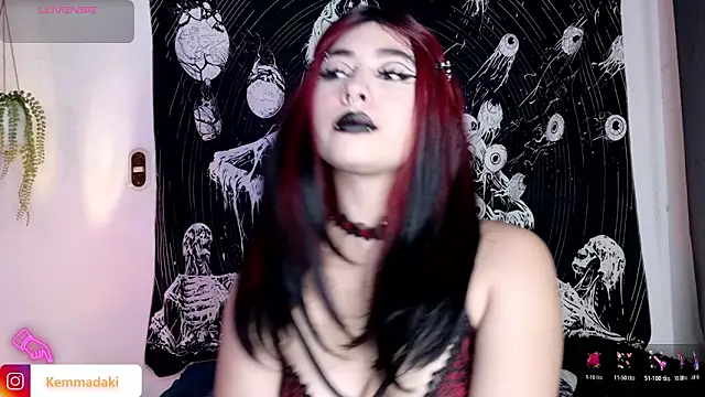 kemmadakii online show from April 18, 2026, 8:53 pm