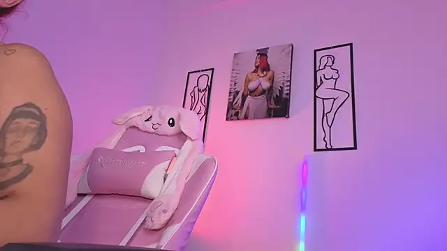 Snapshot of ashlyrey-1 chatting on December 16, 2025, 12:15 am ashlyrey-1 online show from December 16, 2025, 12:15 am