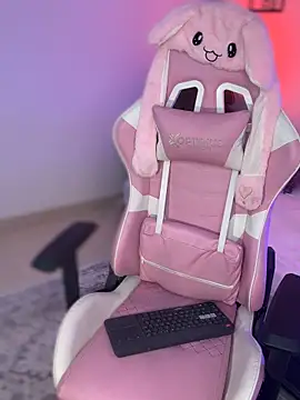 Snapshot of ashlyrey-1 chatting on December 17, 2025, 10:15 pm ashlyrey-1 online show from December 17, 2025, 10:15 pm