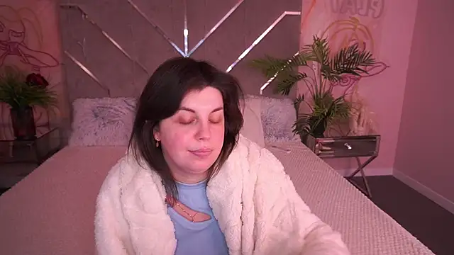 MirandaWong online show from February 3, 2026, 6:22 am