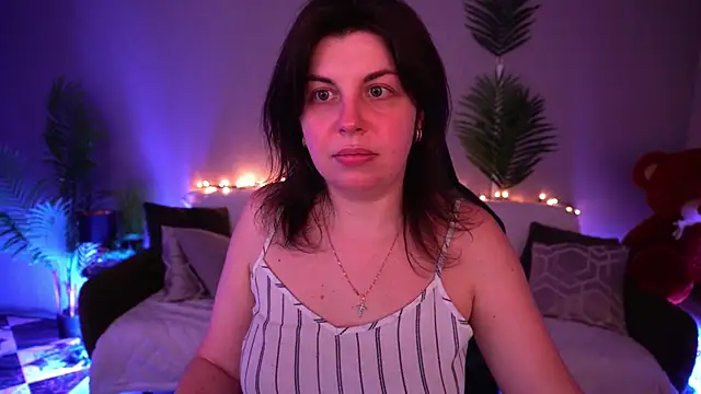 MirandaWong online show from March 27, 2026, 6:33 am