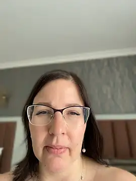 Snapshot of B_Bonya_m chatting on May 22, 2026, 5:16 am B Bonya m online show from May 22, 2026, 5:16 am