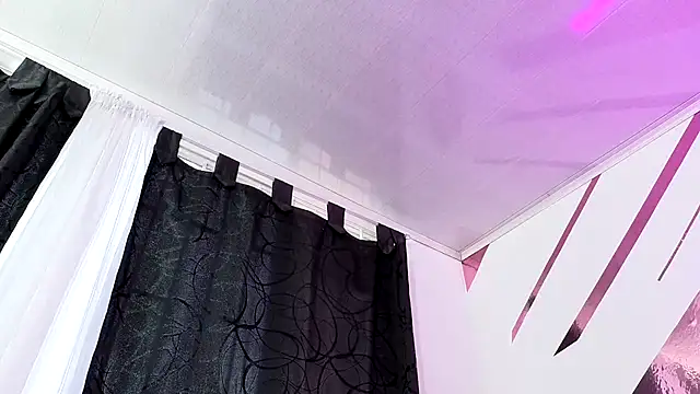 Kitten Hot  online show from October 30, 2025, 11:08 am