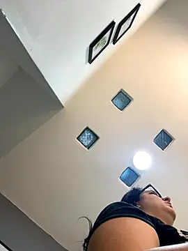 Snapshot of Soe_Lara chatting on November 19, 2025, 11:32 am Soe Lara online show from November 19, 2025, 11:32 am