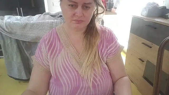 Snapshot of Meliss_Official9 chatting on February 7, 2026, 9:06 am Meliss Official9 online show from February 7, 2026, 9:06 am