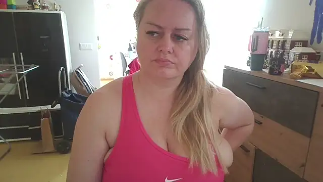 Snapshot of Meliss_Official9 chatting on June 19, 2026, 5:13 am Meliss Official9 online show from June 19, 2026, 5:13 am