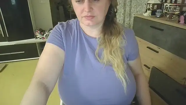 Snapshot of Meliss_Official9 chatting on May 7, 2026, 7:17 pm Meliss Official9 online show from May 7, 2026, 7:17 pm