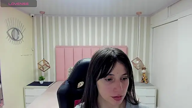 Snapshot of MAGNOLEROY chatting on November 22, 2025, 12:48 pm MAGNOLEROY online show from November 22, 2025, 12:48 pm