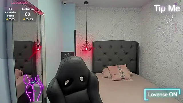 Snapshot of MAGNOLEROY chatting on October 8, 2025, 12:50 pm MAGNOLEROY online show from October 8, 2025, 12:50 pm