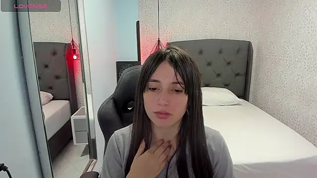 Snapshot of MAGNOLEROY chatting on November 25, 2025, 12:27 pm MAGNOLEROY online show from November 25, 2025, 12:27 pm