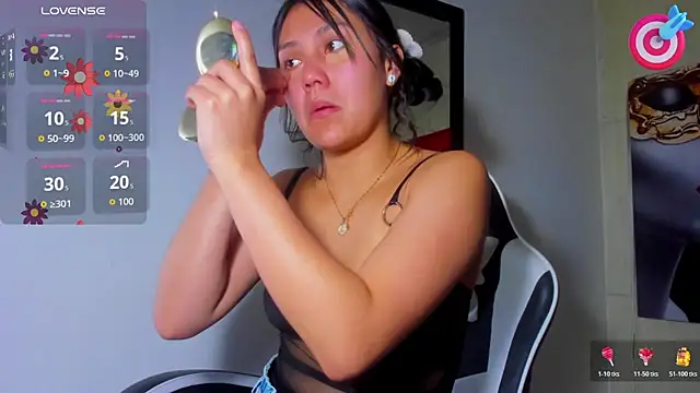 Snapshot of Catalehia_Milk chatting on November 9, 2025, 6:56 pm Catalehia Milk online show from November 9, 2025, 6:56 pm