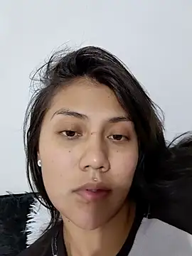 Snapshot of Catalehia_Milk chatting on November 16, 2025, 4:17 am Catalehia Milk online show from November 16, 2025, 4:17 am