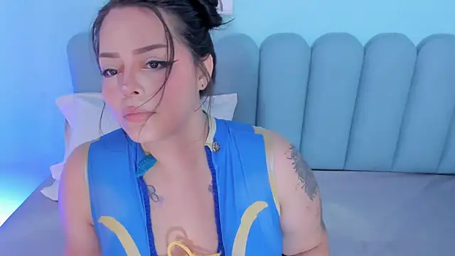 Snapshot of curvy_rousi chatting on November 19, 2025, 11:32 am curvy rousi online show from November 19, 2025, 11:32 am