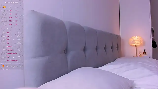 Snapshot of sharon_forever chatting on March 21, 2025, 11:12 pm sharon forever online show from March 21, 2025, 11:12 pm