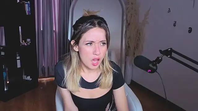 Snapshot of sexfire_lalita chatting on November 19, 2025, 8:31 pm sexfire lalita online show from November 19, 2025, 8:31 pm