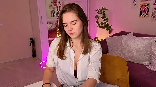 Snapshot of LindaRobertz chatting on March 4, 2025, 12:12 pm LindaRobertz online show from March 4, 2025, 12:12 pm