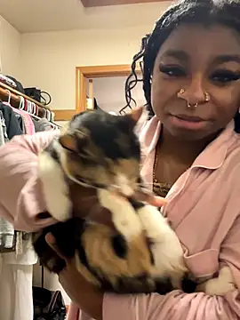 Snapshot of Harmonyxlover chatting on December 17, 2025, 4:34 pm Harmonyxlover online show from December 17, 2025, 4:34 pm