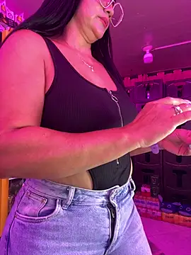 Hot beauty   online show from April 19, 2026, 3:29 am