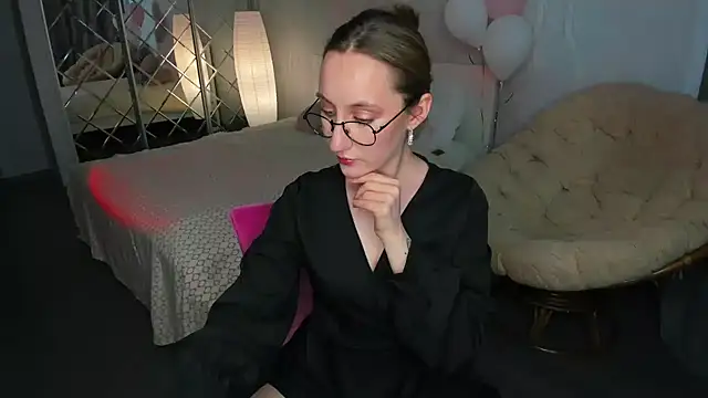 Snapshot of MelodyOfLovee chatting on February 15, 2025, 8:11 am MelodyOfLovee online show from February 15, 2025, 8:11 am