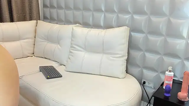 Snapshot of valentinasu1 chatting on February 26, 2025, 4:38 pm valentinasu1 online show from February 26, 2025, 4:38 pm