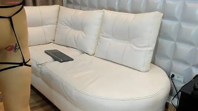 Snapshot of valentinasu1 chatting on February 18, 2025, 4:14 pm valentinasu1 online show from February 18, 2025, 4:14 pm