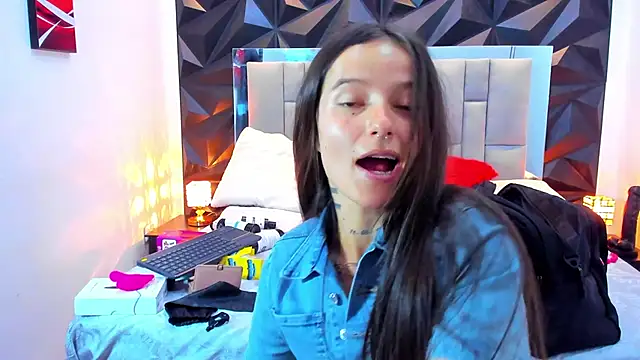 Snapshot of valentinasu1 chatting on October 10, 2025, 3:24 pm valentinasu1 online show from October 10, 2025, 3:24 pm