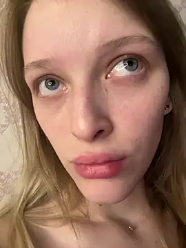 Evvie Summn1 online show from April 20, 2026, 2:29 pm