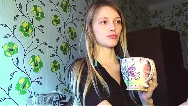 Snapshot of Evvie_Summn1 chatting on June 5, 2026, 6:40 am Evvie Summn1 online show from June 5, 2026, 6:40 am