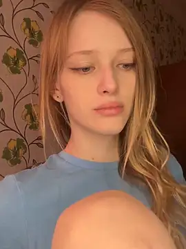 Evvie Summn1 online show from May 16, 2026, 2:27 pm