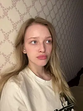 Evvie Summn1 online show from April 23, 2026, 10:00 am