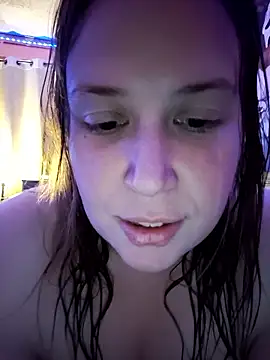 023Longandjuicy online show from November 25, 2025, 4:13 am