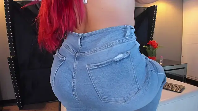 Snapshot of MAHIASMITH13 chatting on January 13, 2026, 1:15 pm MAHIASMITH13 online show from January 13, 2026, 1:15 pm