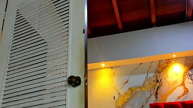 Snapshot of MAISE_HILL1 chatting on November 6, 2025, 1:15 pm MAISE HILL1 online show from November 6, 2025, 1:15 pm