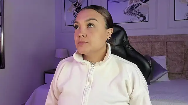 Snapshot of lyn_adamns chatting on October 12, 2025, 12:56 am lyn adamns online show from October 12, 2025, 12:56 am