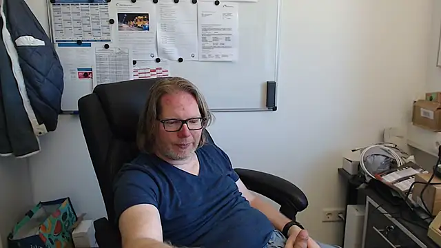 Snapshot of VSteph chatting on June 15, 2026, 1:44 pm VSteph online show from June 15, 2026, 1:44 pm