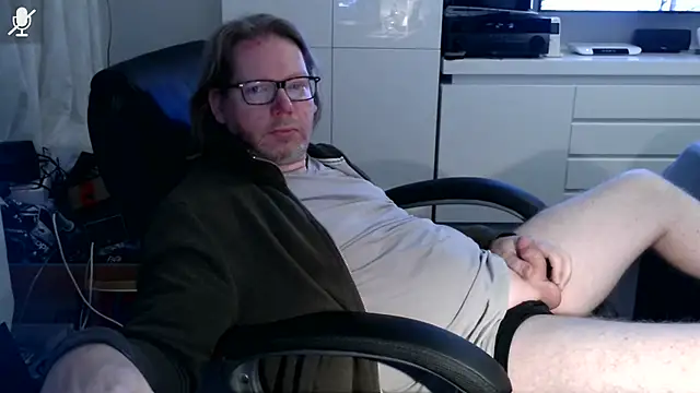 VSteph online show from November 6, 2025, 10:36 pm