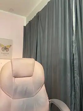 liss black online show from November 15, 2025, 3:21 am