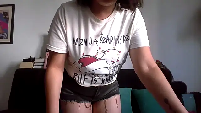 Snapshot of Tiramisu89 chatting on November 14, 2025, 7:17 pm Tiramisu89 online show from November 14, 2025, 7:17 pm