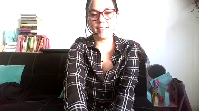 Snapshot of Tiramisu89 chatting on October 29, 2025, 6:07 pm Tiramisu89 online show from October 29, 2025, 6:07 pm