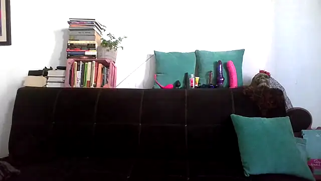 Snapshot of Tiramisu89 chatting on November 15, 2025, 8:57 pm Tiramisu89 online show from November 15, 2025, 8:57 pm